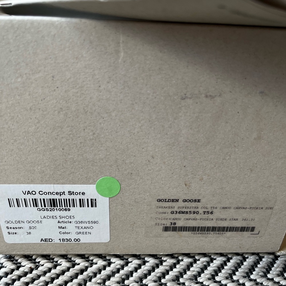 🌟LIKE NEW Golden Goose Deluxe Brand Superstar Sneakers🌟 - Picture 10 of 10